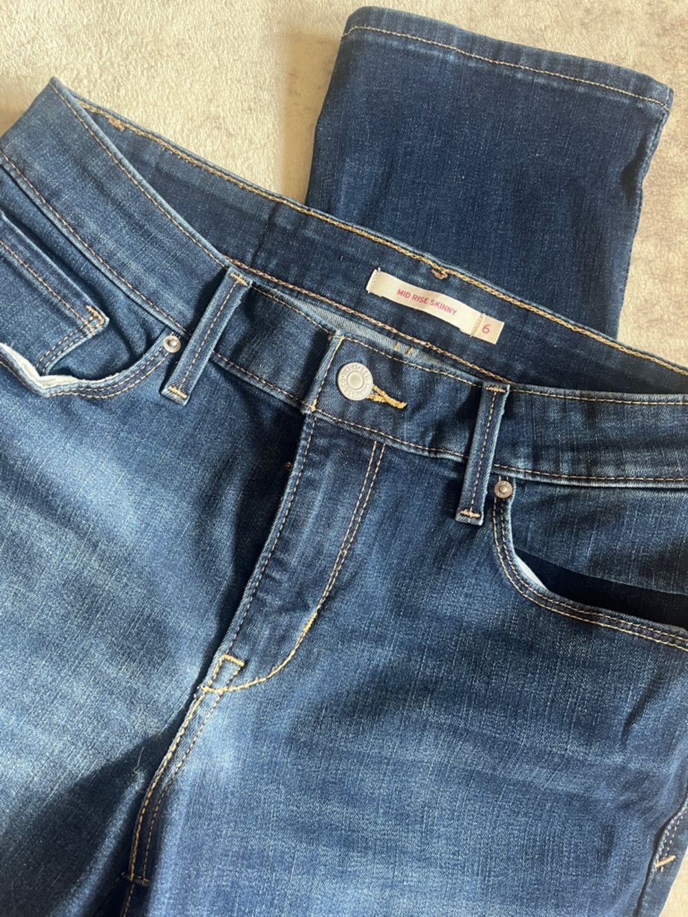 Straight Leg Women's Jeans in Dark Blue